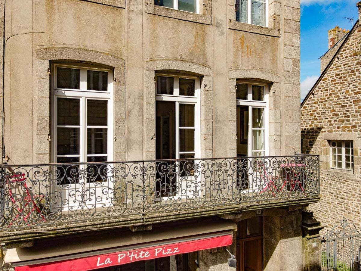Appartement De La Tour De L'Horloge De Dinan Exterior photo